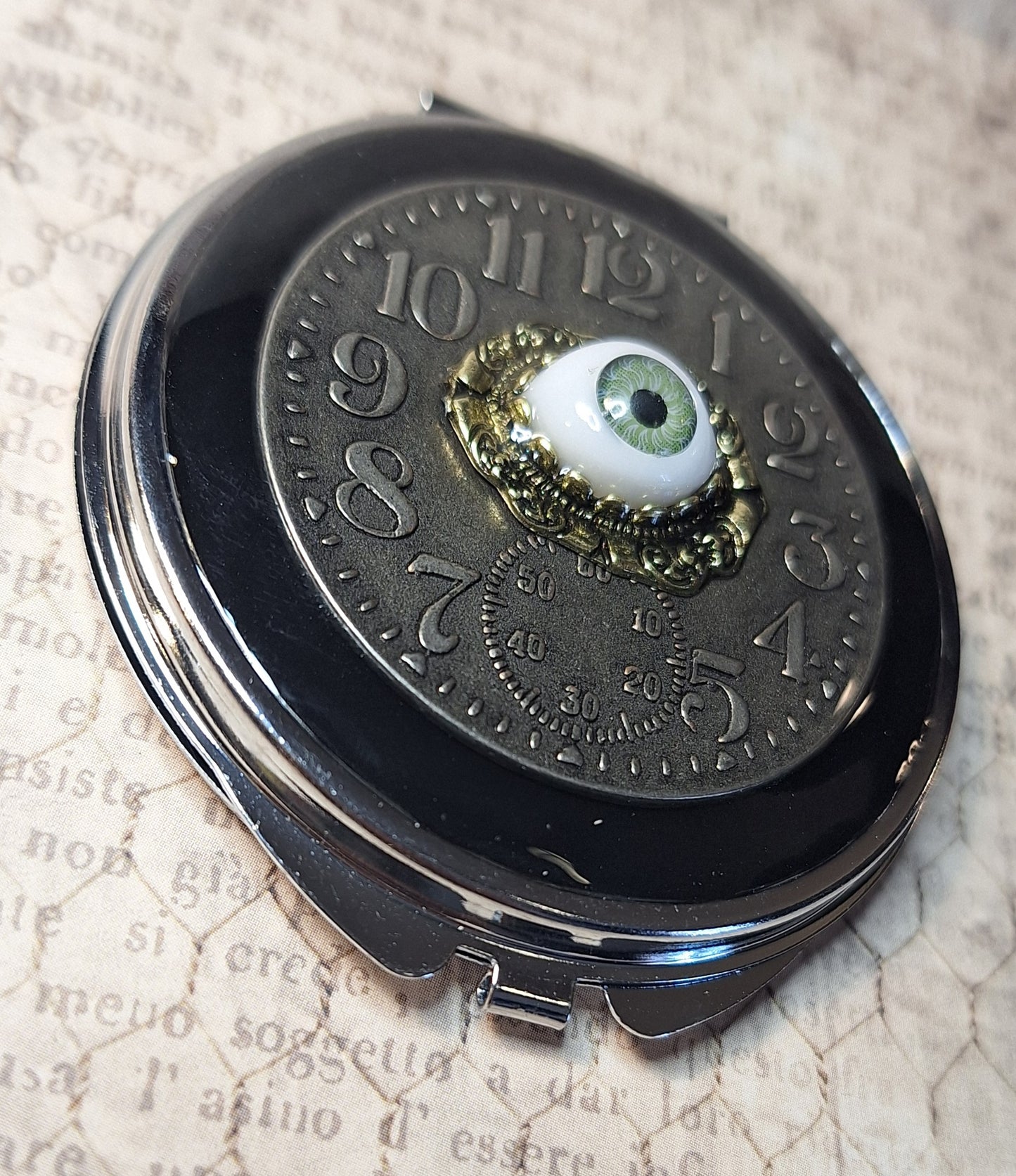 Unique Eye Clock Compact Mirror