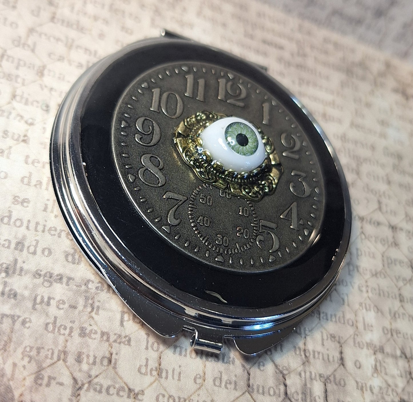 Unique Eye Clock Compact Mirror