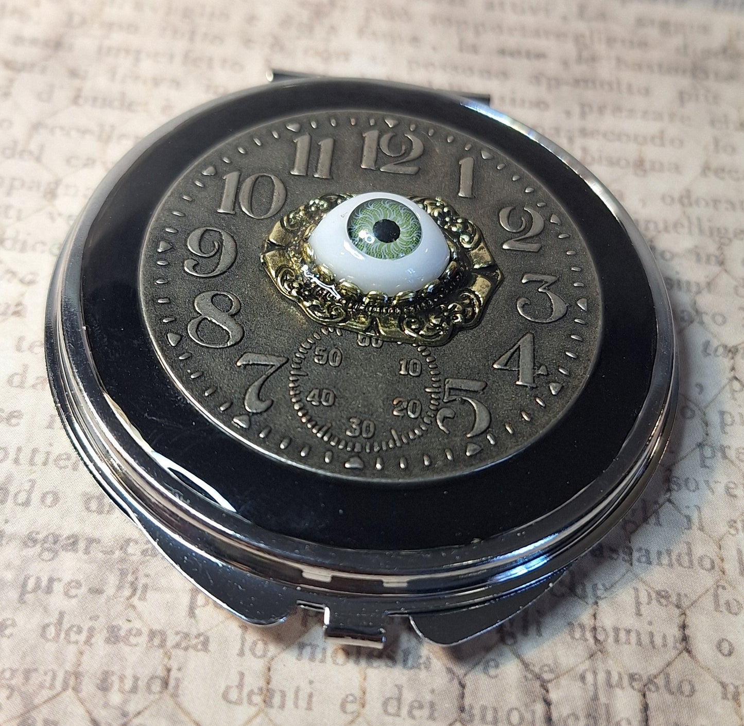 Unique Eye Clock Compact Mirror
