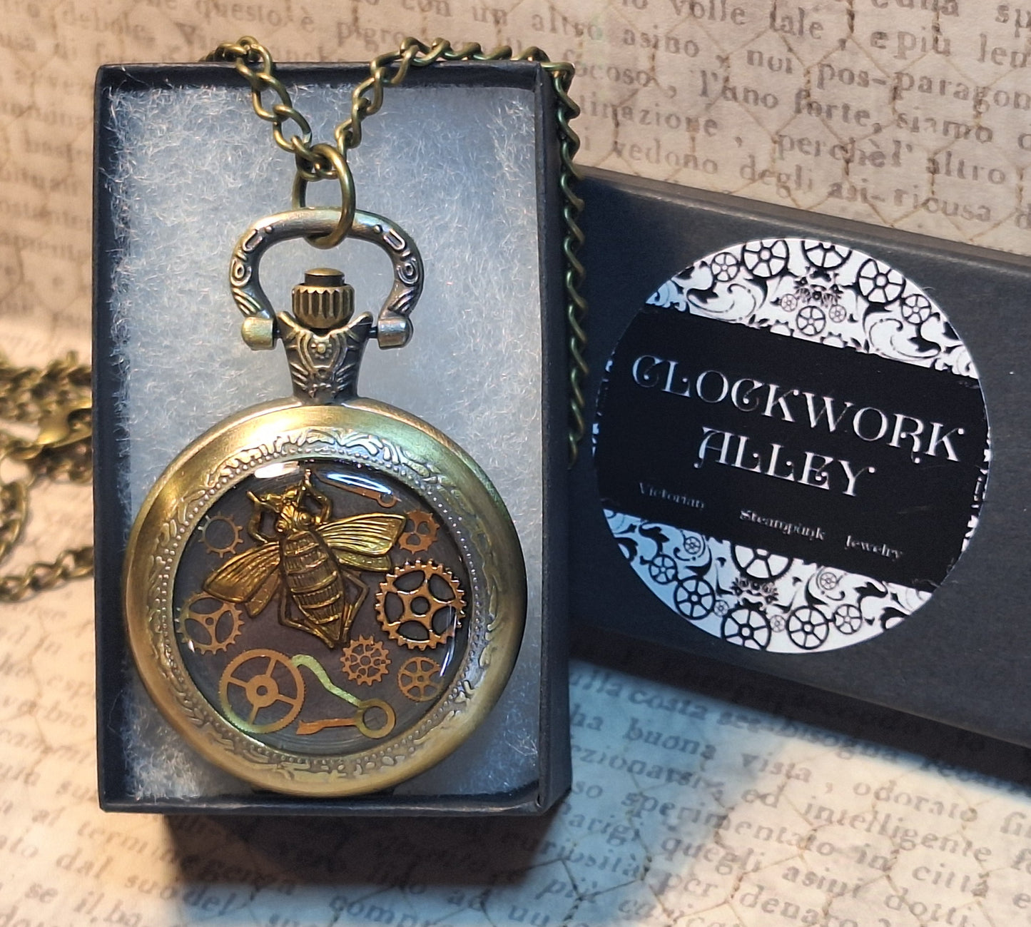 Working Steampunk Bee with Grears Pocket Watch Necklace