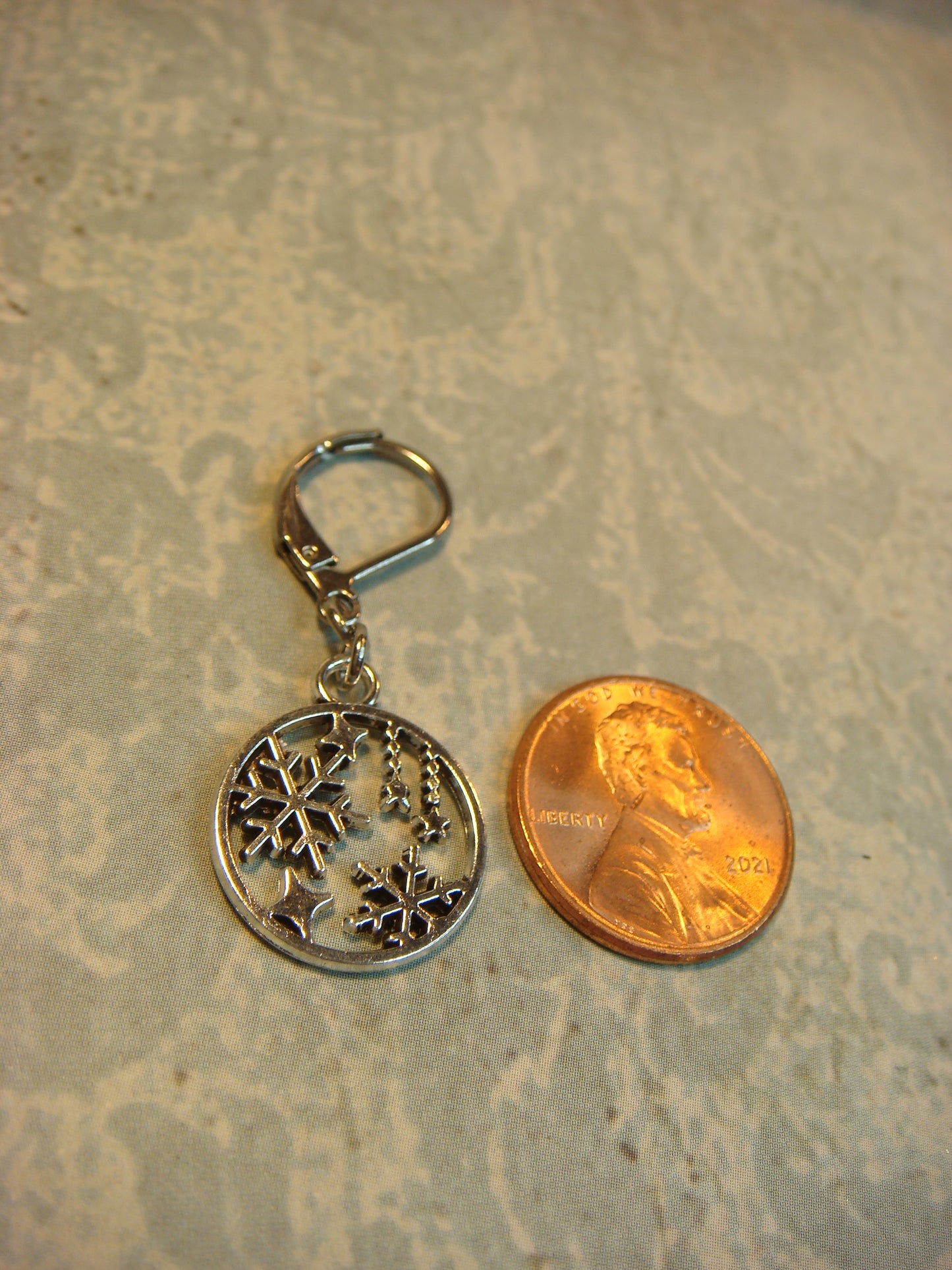 Snowflake Circle Dangle Earrings in Antique Silver