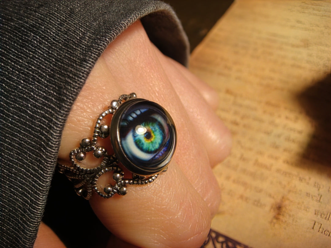 Eye Image Filigree Ring in Antique Silver - Adjustable