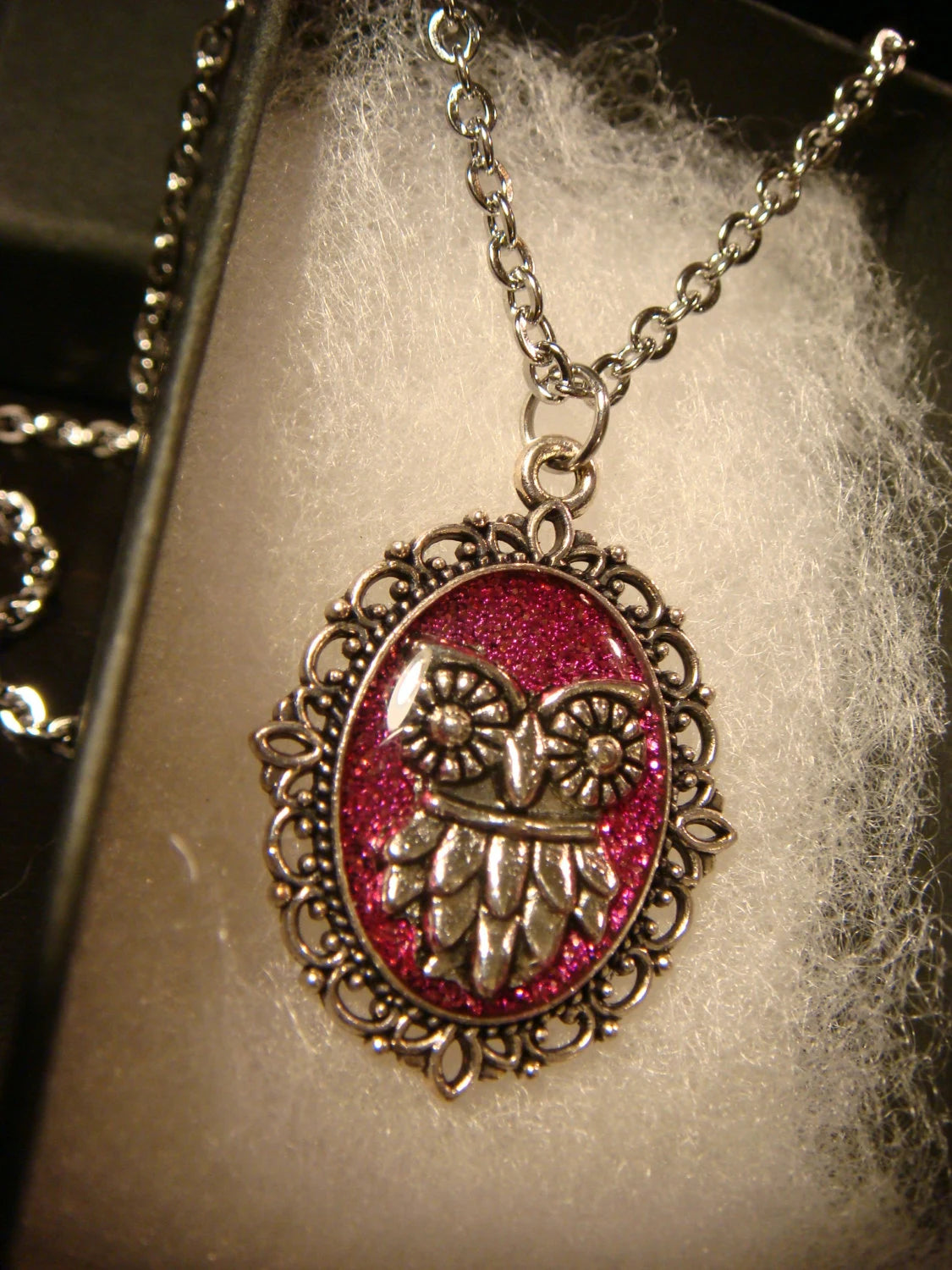 Owl Small Ornate Necklace - Fuchsia