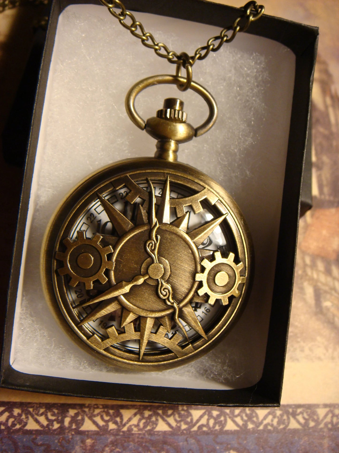 Working Steampunk Clock Pocket Watch Necklace in Antique Bronze