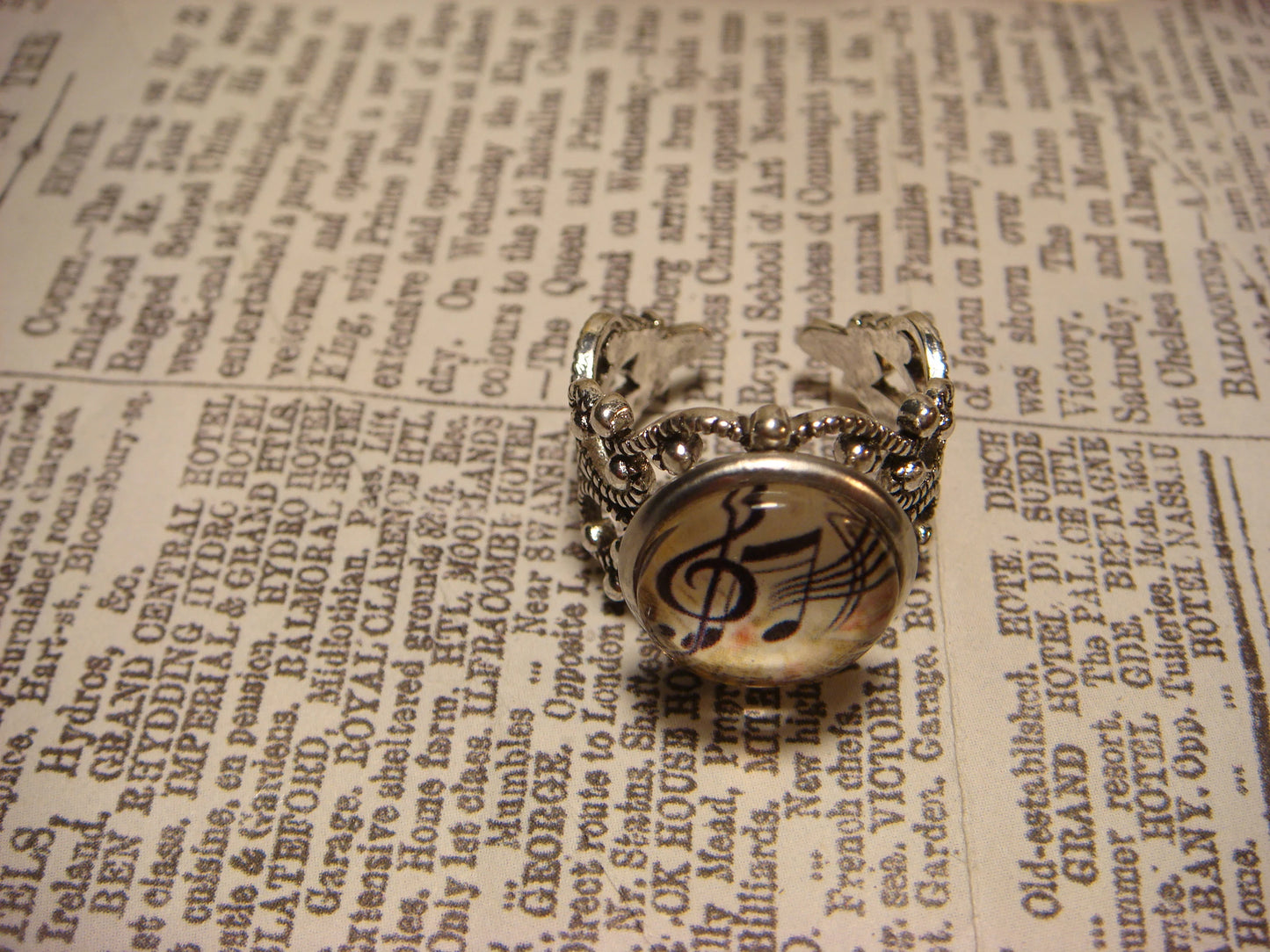 Treble Clef and Notes Image Filigree Ring in Antique Silver - Adjustable