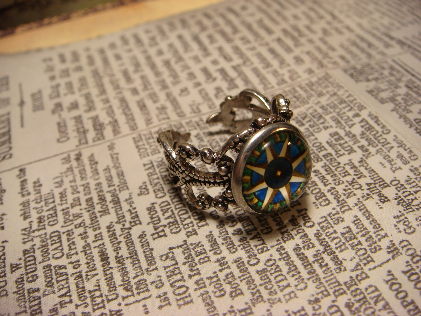 Compass Star Image Filigree Ring in Antique Silver - Adjustable