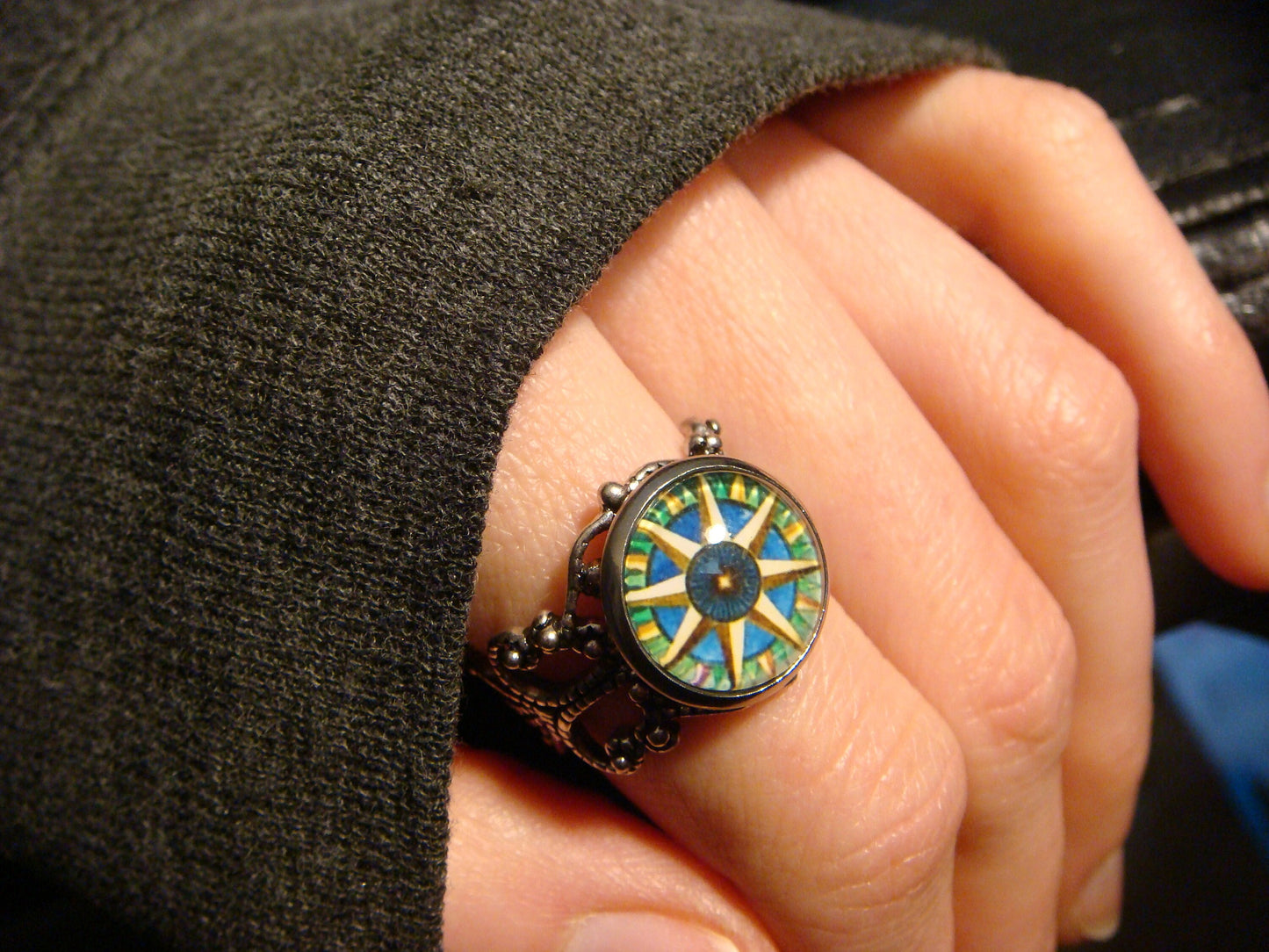 Compass Star Image Filigree Ring in Antique Silver - Adjustable