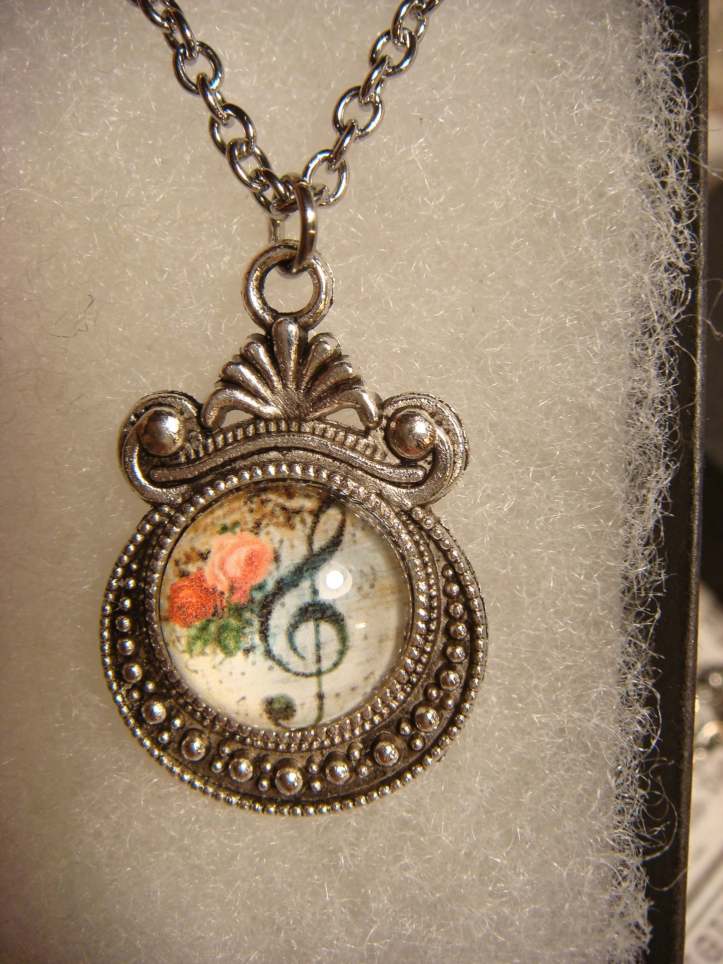 Floral Treble Clef Image Small Ornate Necklace
