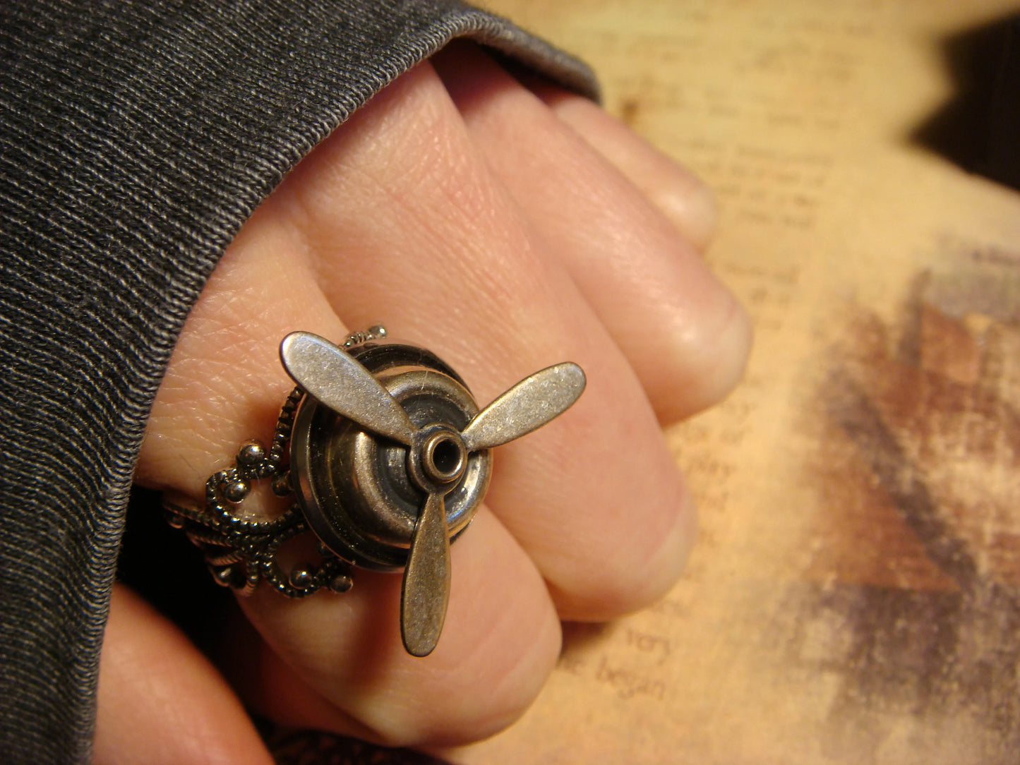 Propeller Filigree Ring in Antique Silver - Adjustable