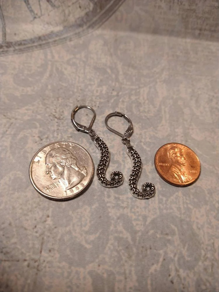 Tentacle Dangle Earrings in Antique Silver