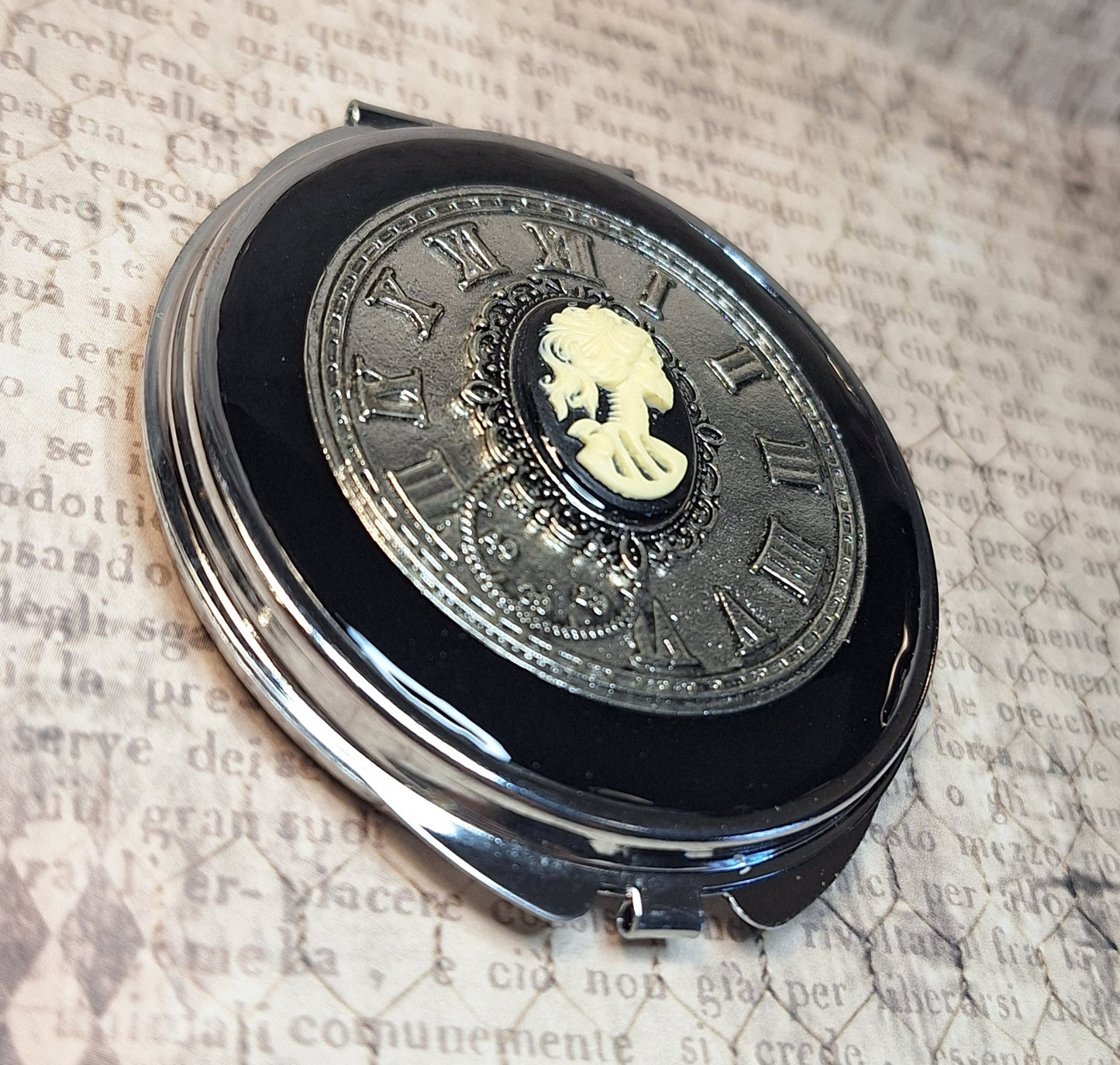 Skeleton Cameo Women Clock Compact Mirror