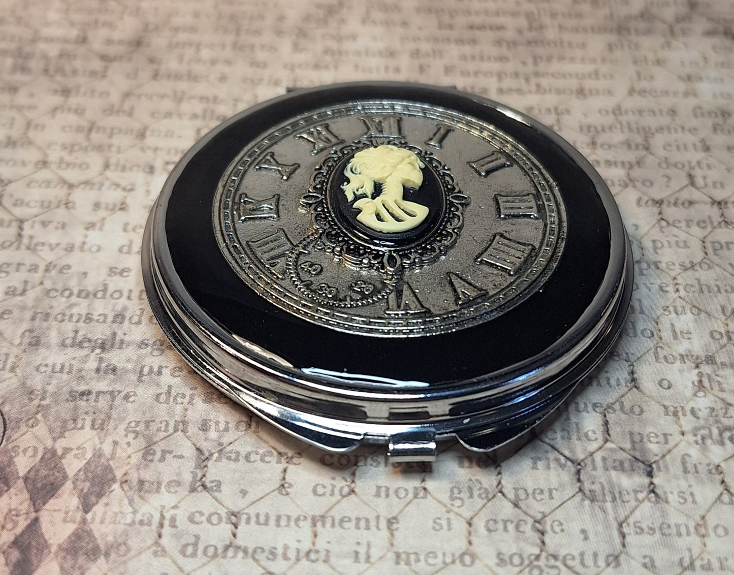 Skeleton Cameo Women Clock Compact Mirror