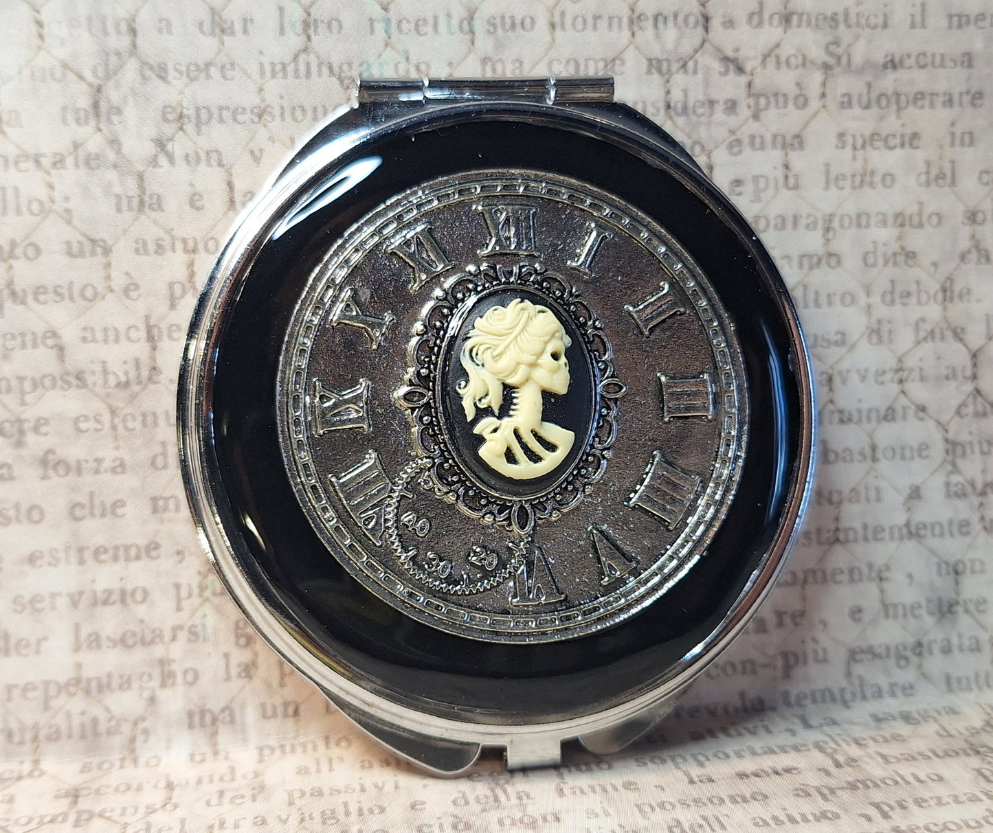 Skeleton Cameo Women Clock Compact Mirror