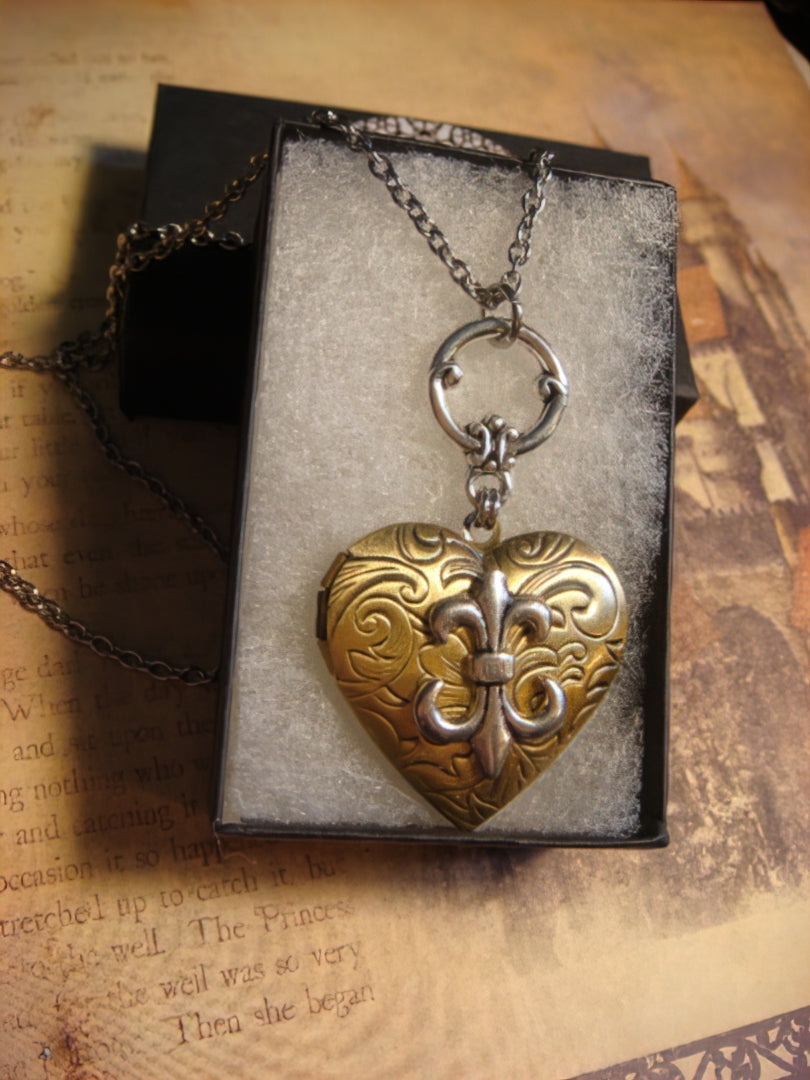 Buy Sterling Silver Vintage Heart Locket Necklace Online in India - Etsy