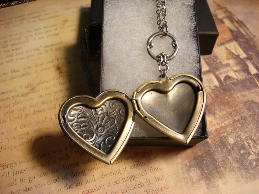 Antique 4 picture on sale locket