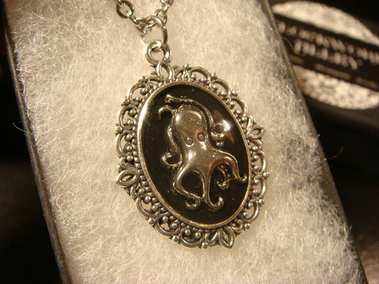 Octopus Small Ornate Necklace - Black