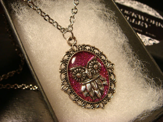 Owl Small Ornate Necklace - Fuchsia