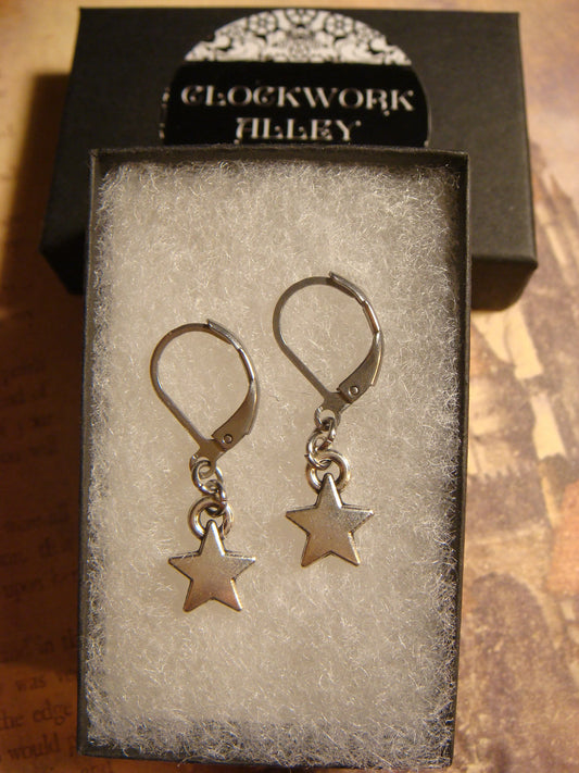 Star Dangle Earrings in Antique Silver