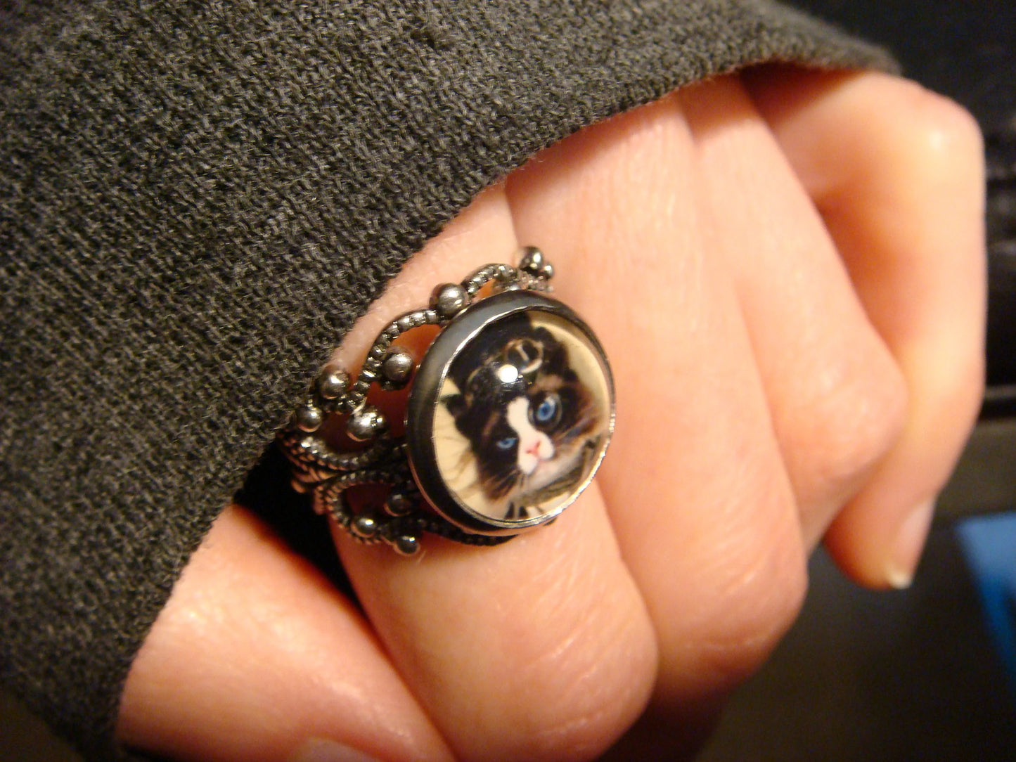 Cat Image Filigree Ring in Antique Silver - Adjustable